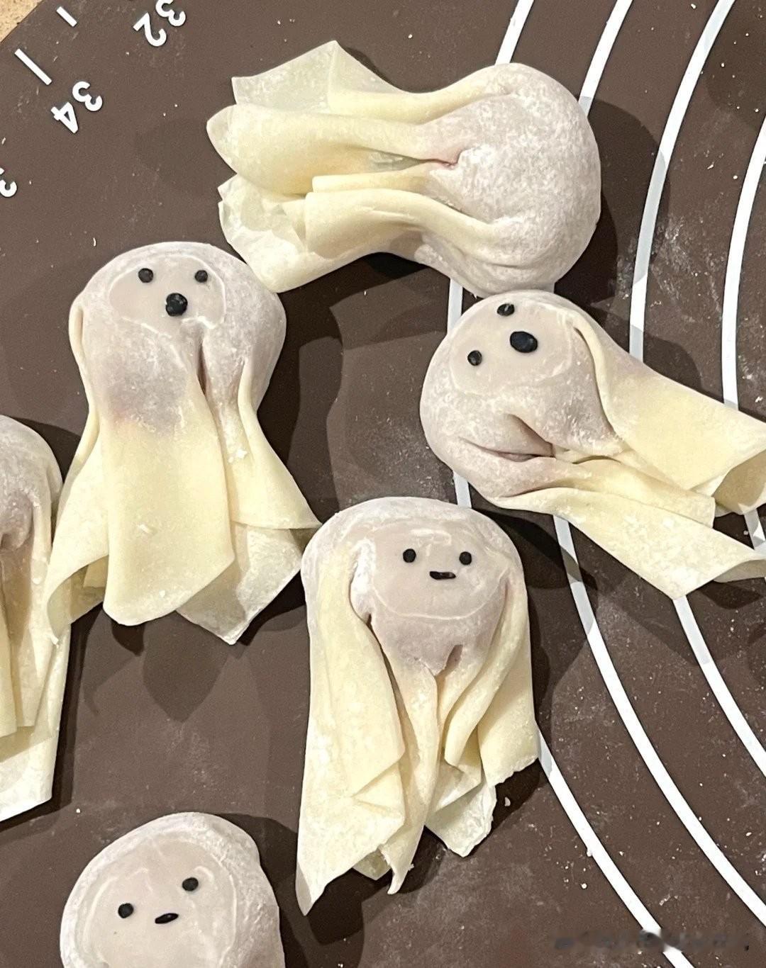 左边的混沌，给右边的两货吃。才是绝配。