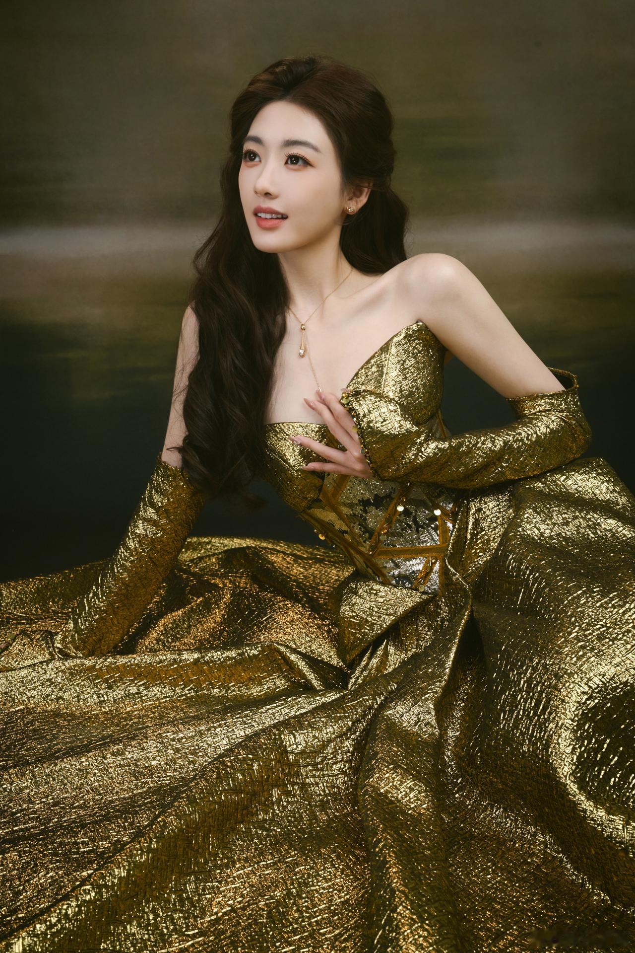 孙乐言画报：富有且慷慨的漂亮姐姐！