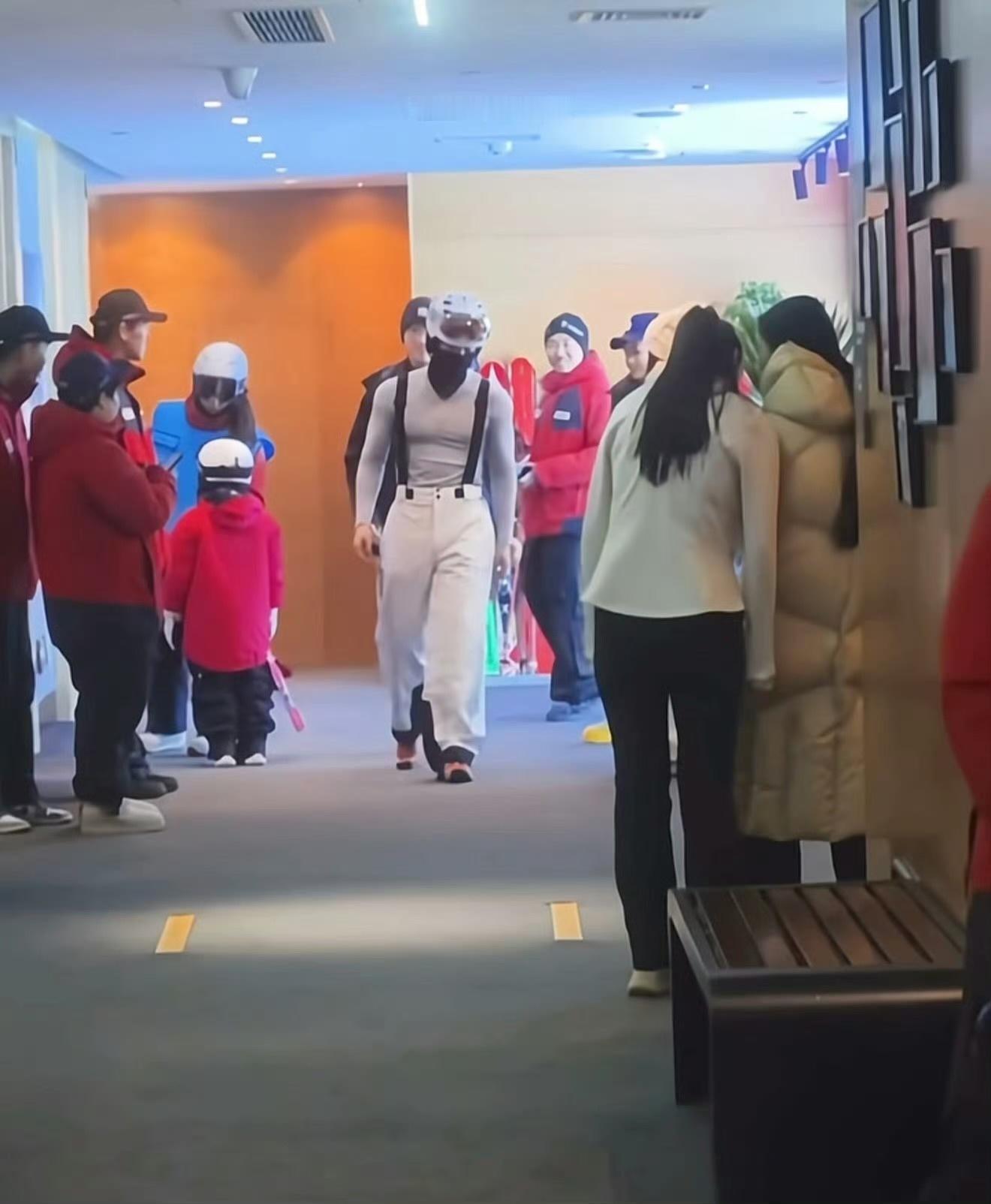 卧槽白敬亭这个身材