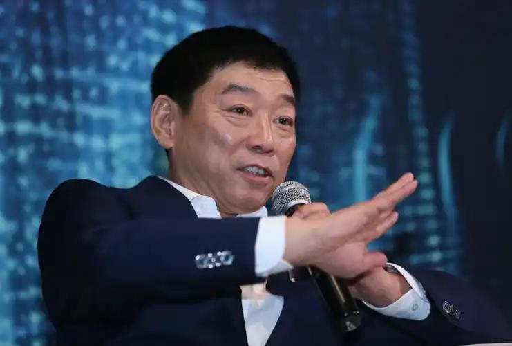 长城老总魏建军这句话，太狠，也太准了。 他的原话是，“外国不是不会造电车，他