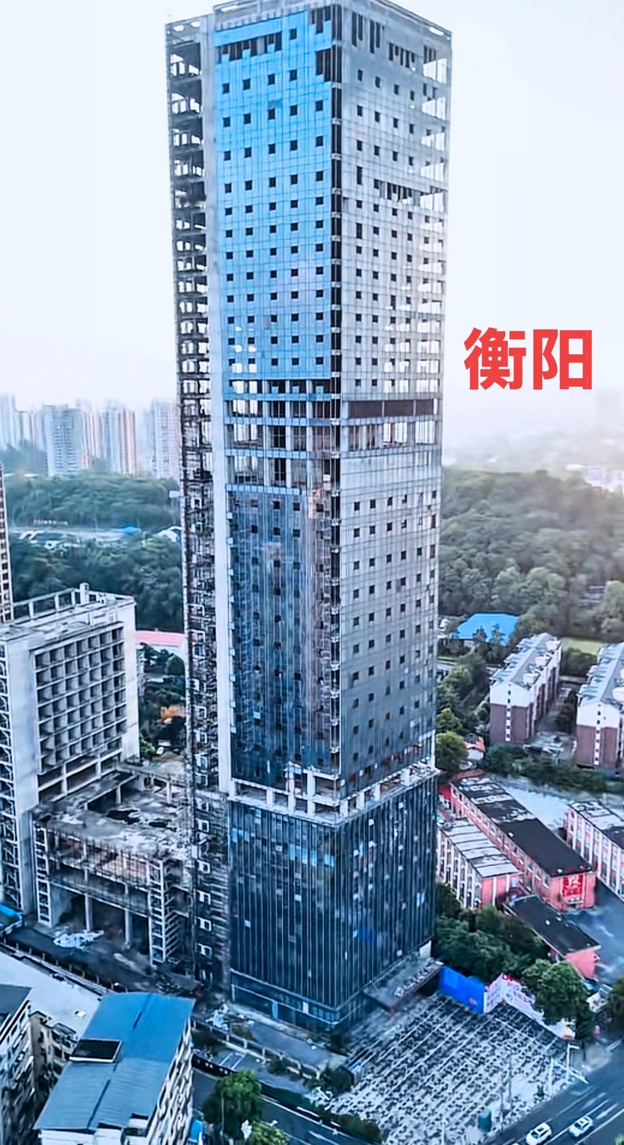 湖南郴州那栋最高楼，已经建成装修好了，衡阳那栋虽然已建成，但离装修完成还差的远呢