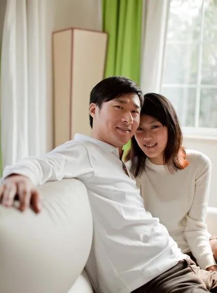 小俩口为了生活锁事经常发生口角,妻子动不动就回娘家,一天晚上俩口子又发生口角,妻