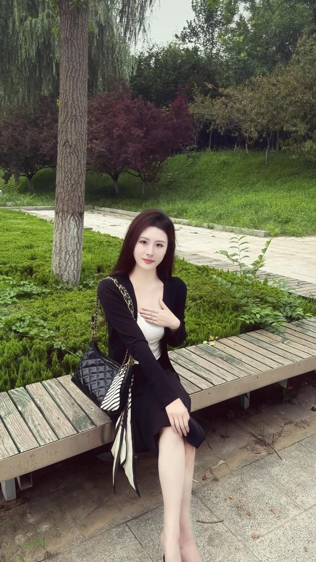 捕捉光影，记录日常！分享女神美图美女的美丽体现在何处呢？有哪些美女让人过目难