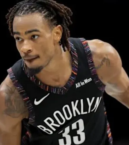 湖人有意尼古拉斯-克拉克斯顿。湖人一直在积极兜售克内克特，外加由加布-文森特，