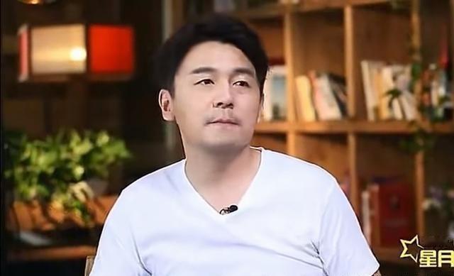 演员雷佳音说：“我之所以跟郭京飞玩的好呢，多少还跟我太太有点关系，我跟他呢，是大