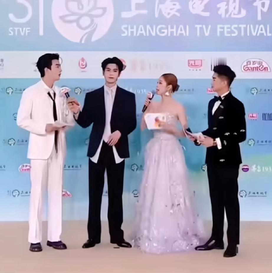 李川回应和张凌赫的身高之谜没想到做主持人竟然被大家关注身高问题，然后……一