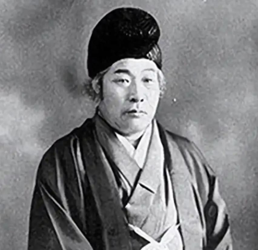 怪不得日本这么着急想跟咱们打一仗，日本出了个特别神的预言家叫王仁三郎，他最出名的