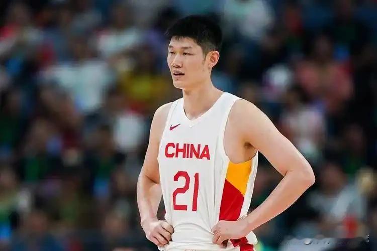 周琦与胡金秋谁厉害?这个问题很好回答，周琦年轻的时候很厉害，进过NBA。天赋碾压