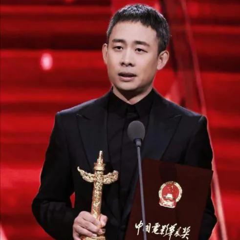 张译在华表奖后宣布暂时息影，引发众多博主热议。这背后，是他对演艺事业的敬畏与清醒