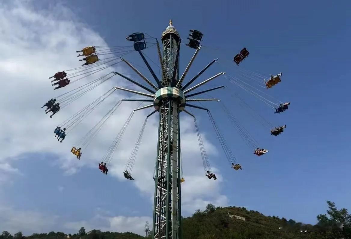 别再当大冤种了！海南封关真相扎心：游客囤货优势一夜归零。在三亚干了十年的兄弟