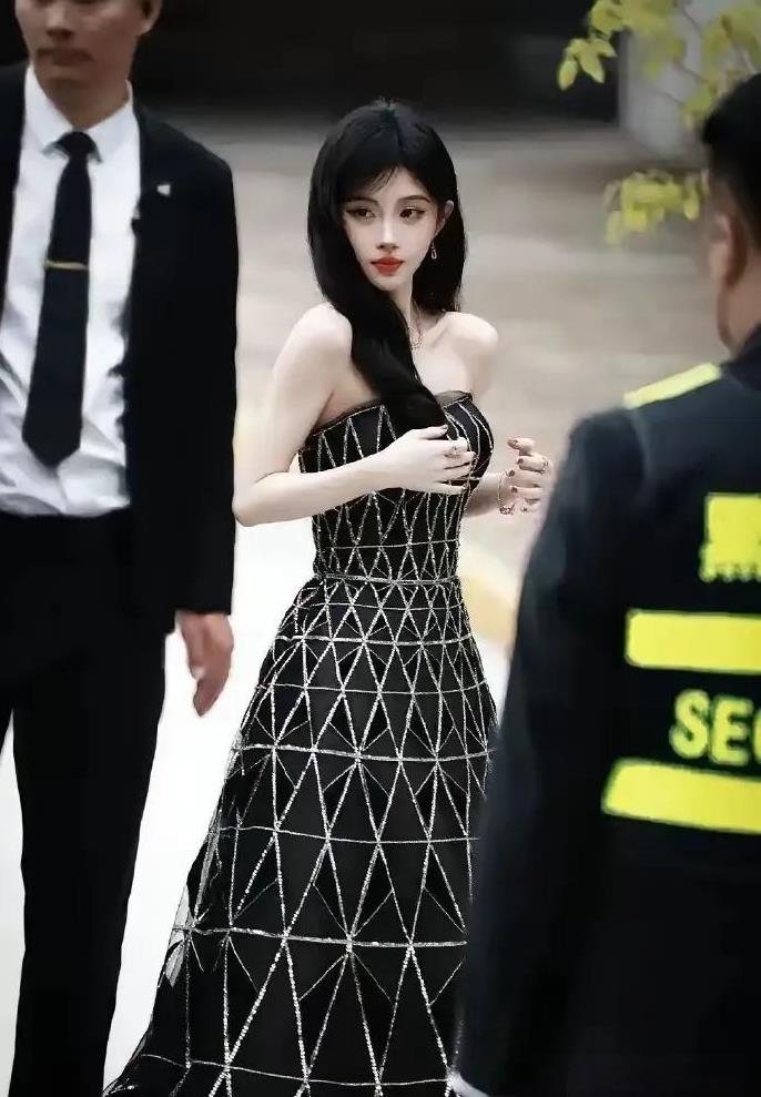 我是真的get不到这个四千年第一的大美女。这个就是日本人眼中四千年才出一个的美