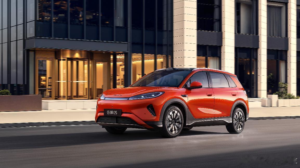 全新海狮05聊下刚上市的全新海狮05，9.79万起，定位A级SUV，我更愿意把它