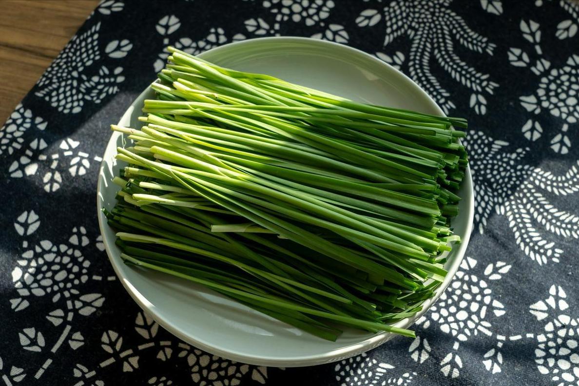韭菜大量上市！医生再三强调：高血糖患者吃韭菜，牢记这4点春天韭菜一冒头，