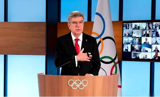 五年里，来了三次。 今年开春国际奥委会主席巴赫带着代表团抵京时，有网友扒出这