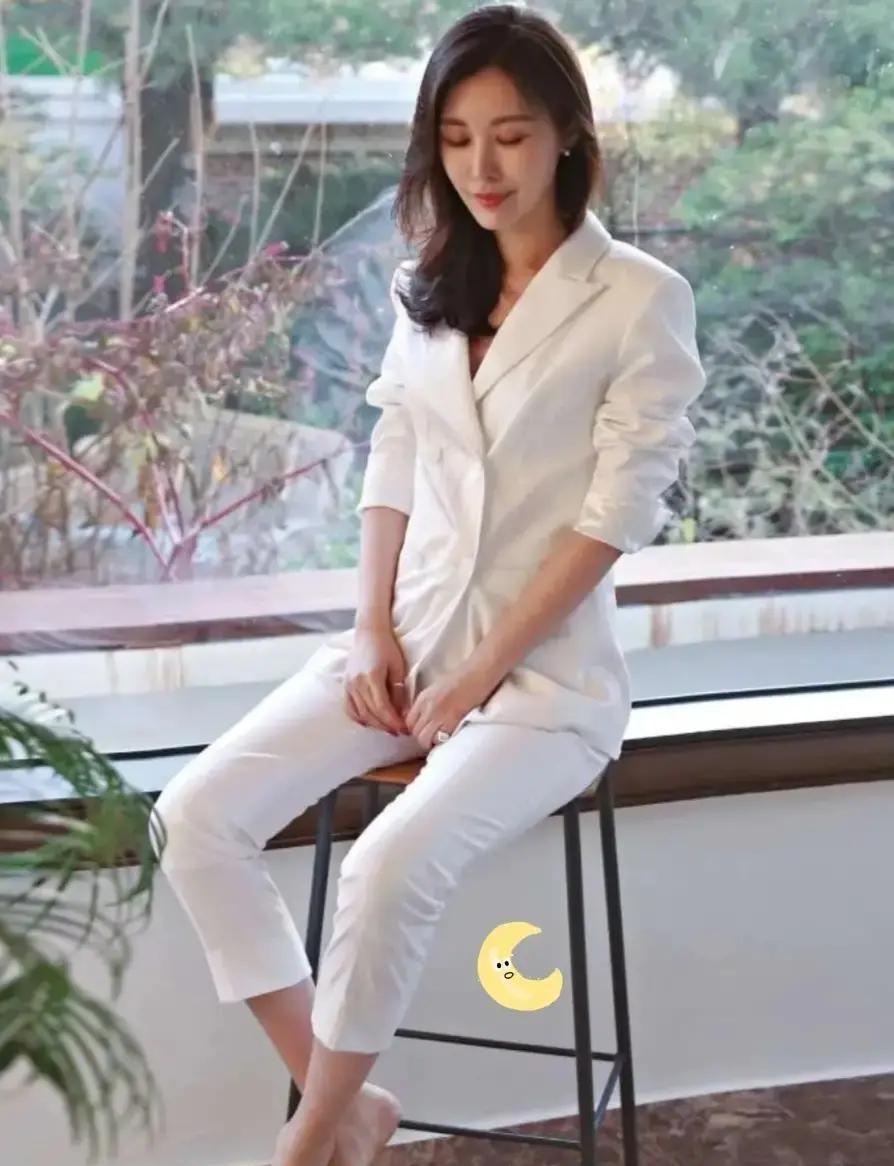 王石一句话，把他太太田朴珺的“贵族速成班”招牌给拆了。贵族需要时间熬。这是他