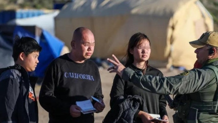 部分在美高华公知拼命赞扬美国，诋毁中国，不仅没得到美国多数民众认可反遭憎恨，拼命