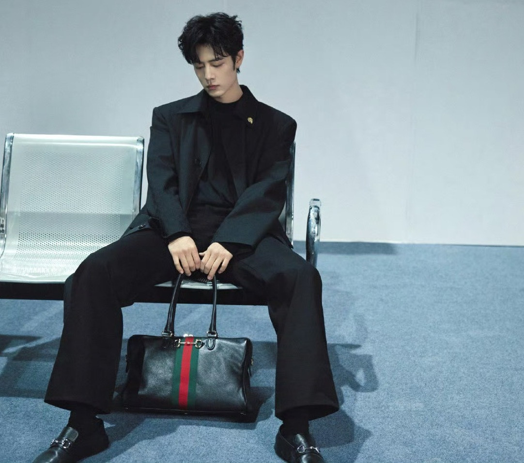 每次都说肖战状态太好了，然后新的活动发现状态更好了，脸身段气场满分巨星。G