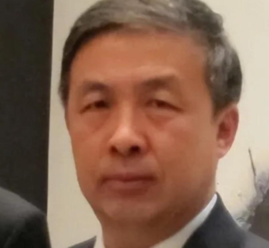 晚一秒就万劫不复！中国该立刻向美国低头，交出发展权才能保命！六年前中美贸易战剑