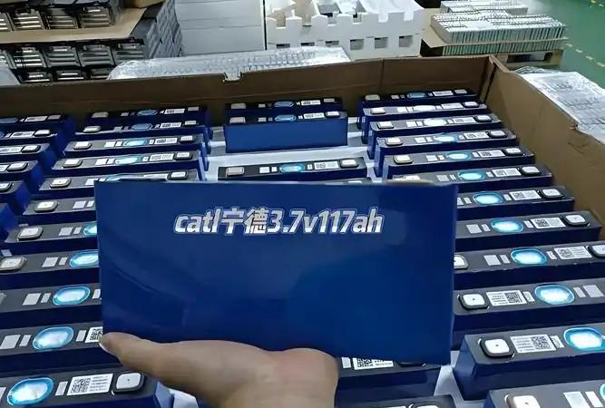 新能源车的价格降了这么多，多吗？你被骗了，看看背后的原材料降了多少！新能源车最贵