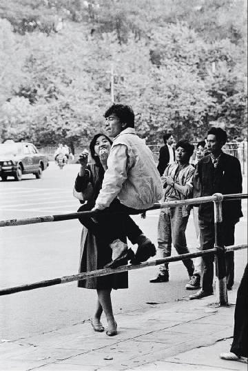 1986年的广州与1996年的四川，这十年，裙子漂亮了好多！图一：1986年