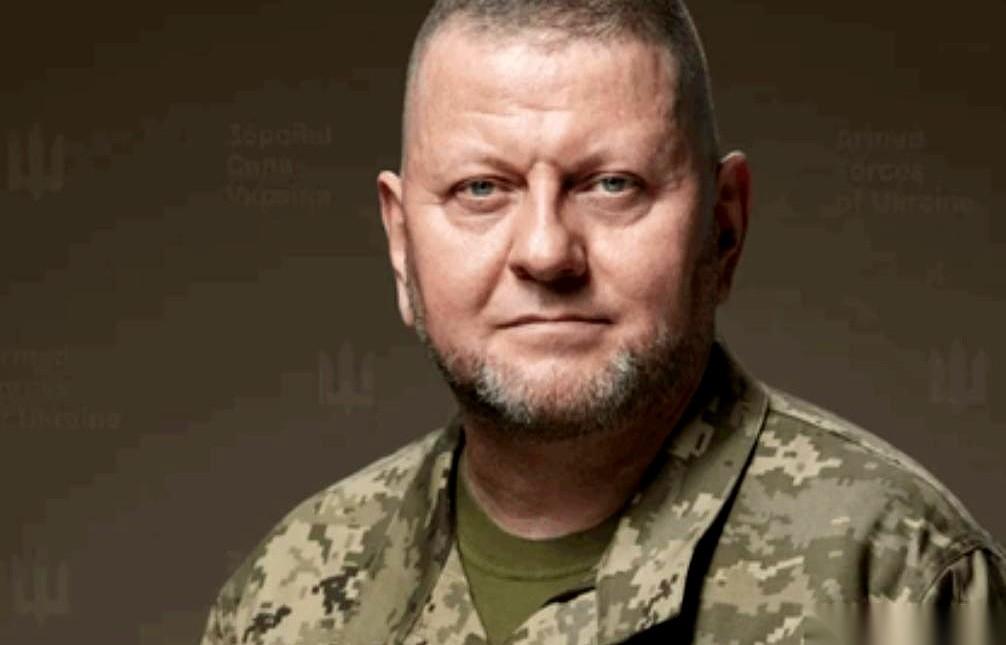 那个曾经在战场上杀伐决断的将军，如今西装革履，在伦敦当大使了。就这几天，他突然