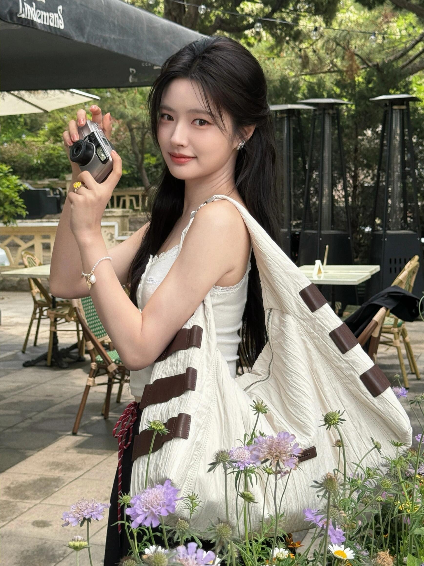 徐若晗就是我心中氧气少女的模样看见她就感觉大自然的清新就在身边🍃徐若晗裙子​