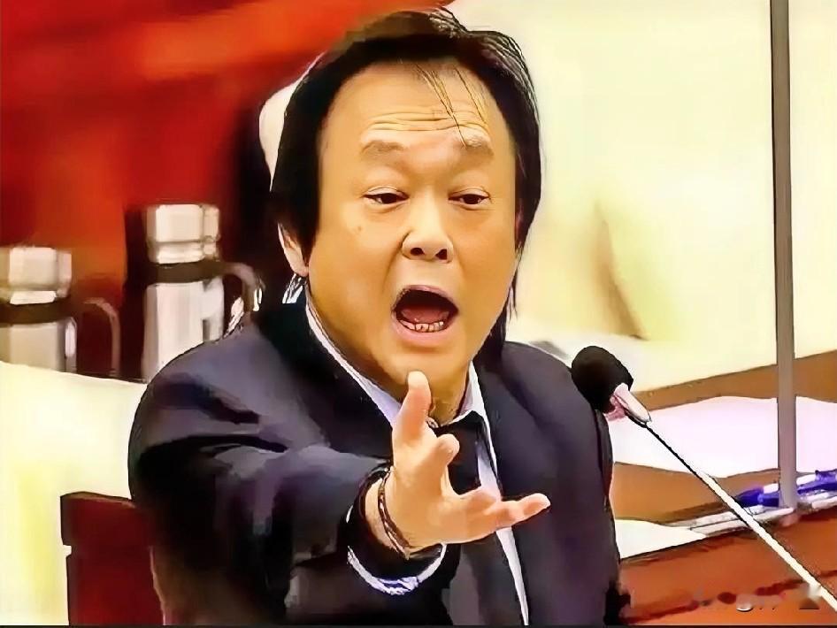 就刚刚，国台办宣布刘世芳、郑英耀为“台独顽固分子”后，台湾民进党立委王世坚跳出