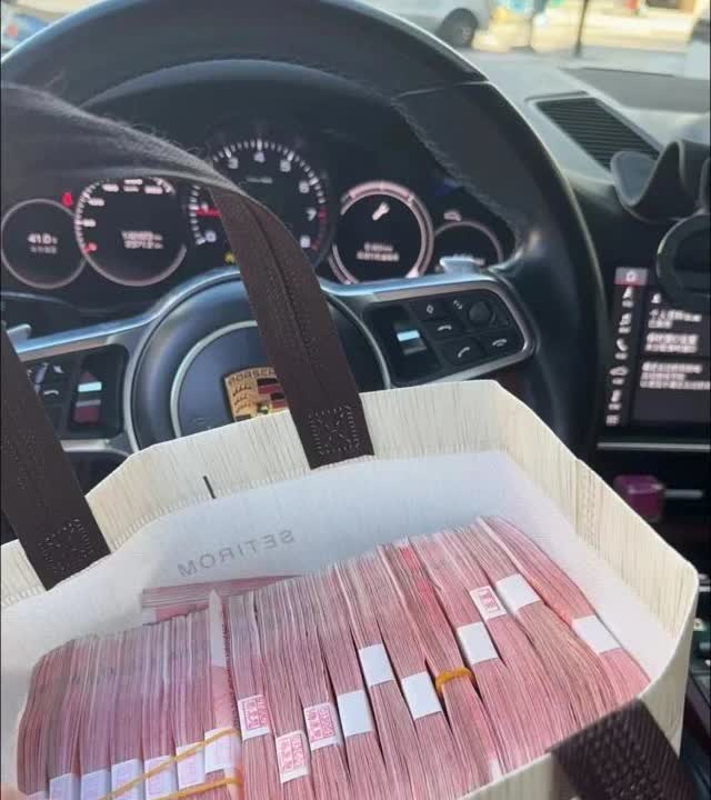 现在某些人送钱的角度有多夸张，只有想不到，没有做不到。A某的侄女到B某的车行