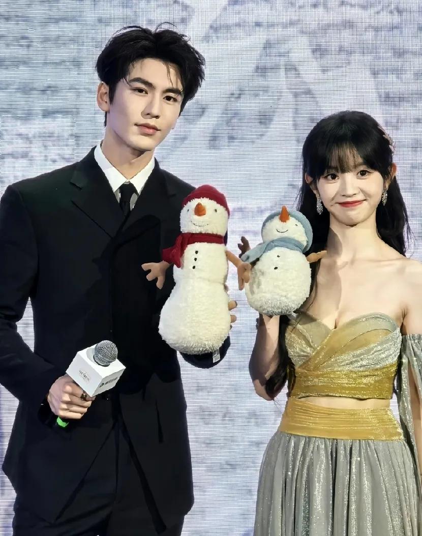 张凌赫说:“我选择当演员，是因为叛逆，不想朝九晚五上班”。我觉得他在江苏学生里