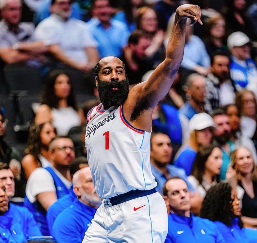 这是不是离麦迪时刻最近的一次？19秒9分！哈登再次燃尽，空砍37分7篮板8助攻