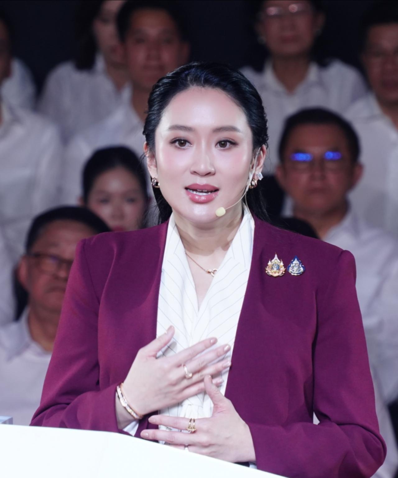 38岁佩通坦好年轻，皮肤白皙毫无瑕疵为泰党公布185名议员名单，意在“重塑为泰