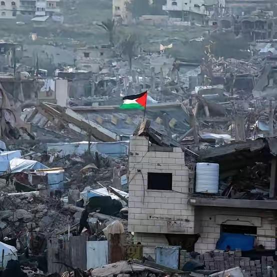 今日俄罗斯（RT）电视台报道，哈马斯高层已经同意分阶段交出武器，第一阶段交出各种