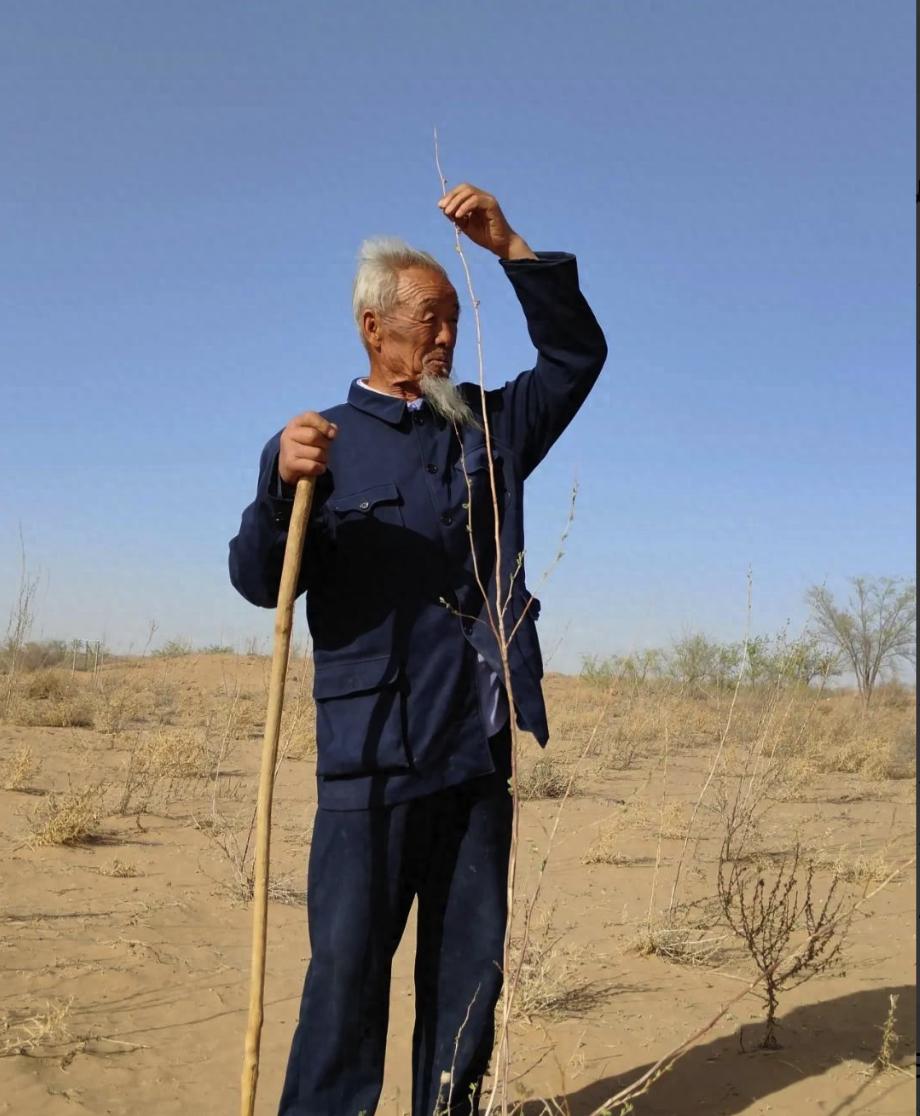 1999年，甘肃武威，31岁男子不顾家人反对，卖掉家里的牲畜，凑了1万块钱，买来