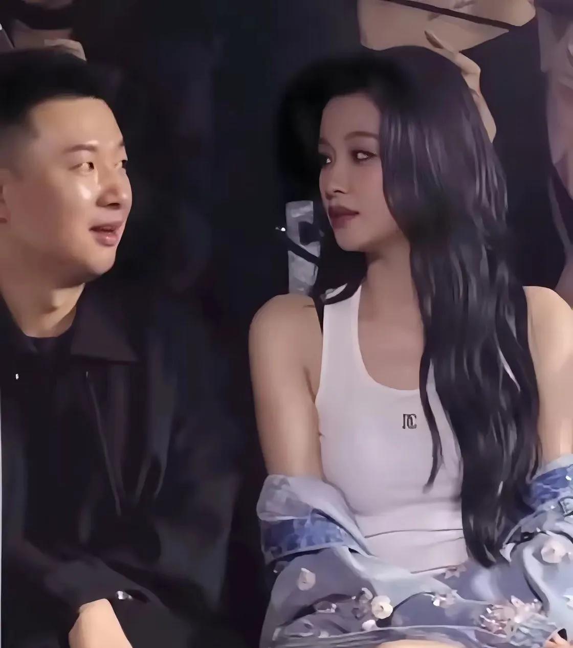 离婚后的孙怡过的好心酸，不得不靠自己去争取资源，参加活动，坐在大佬旁边强颜欢笑，