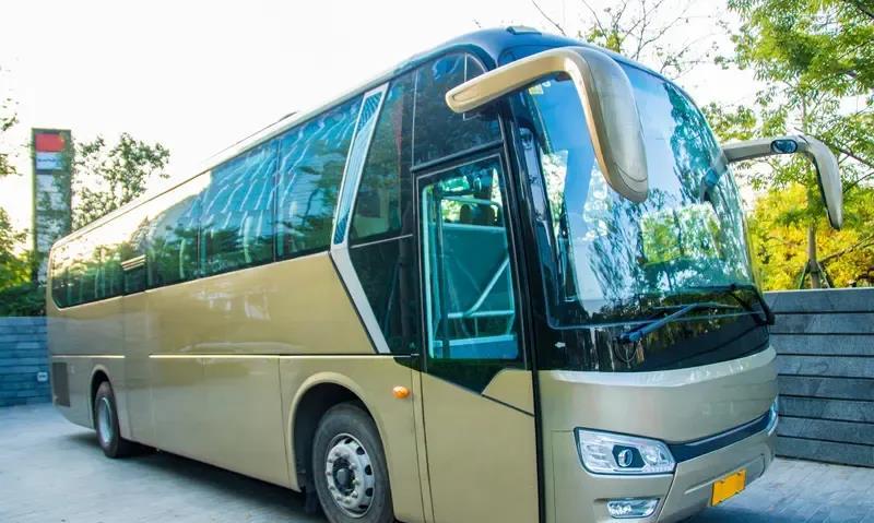7月4号欧洲旅游团大巴车被洗劫一空车上乘客报警无果，想要回国导游更是说干了1