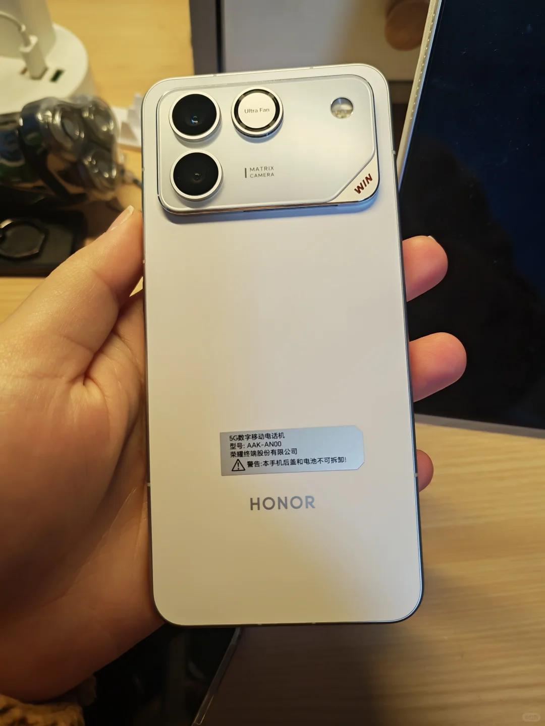 这也太丢脸了！荣耀WINRT的10000毫安居然没打赢红米Turbo5Max