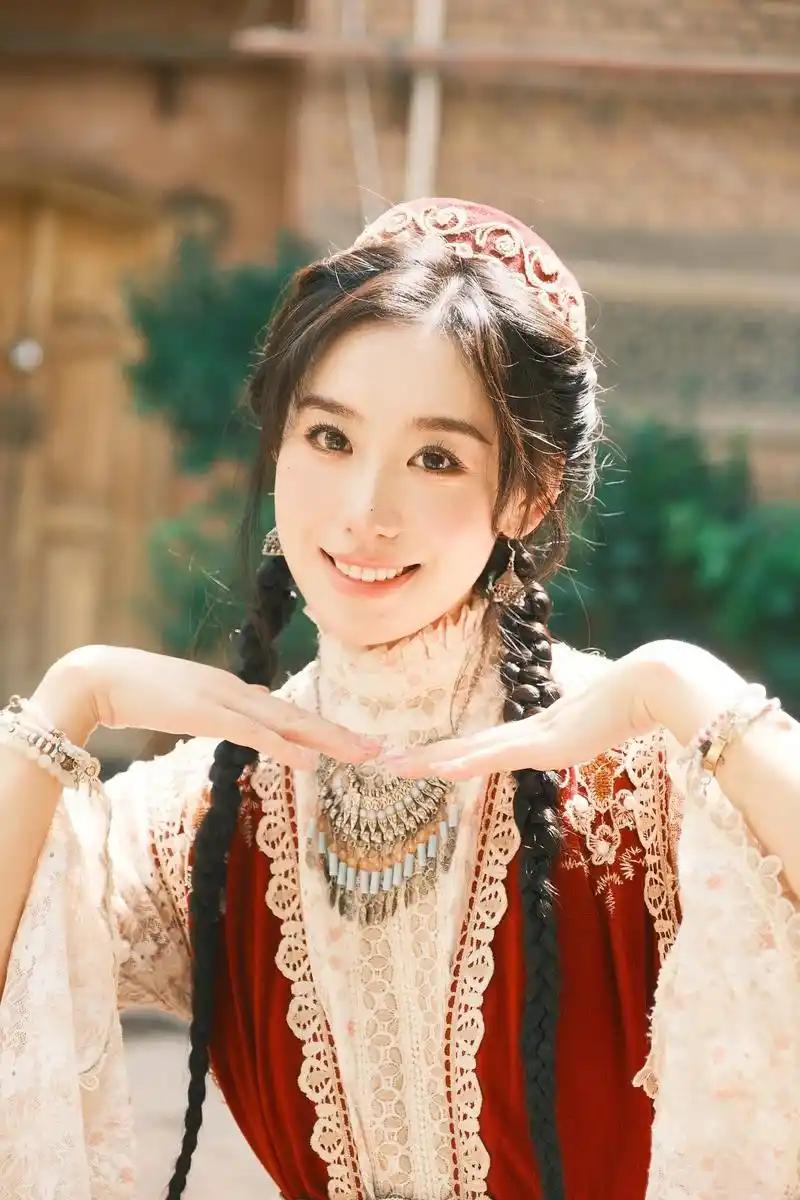 中国美女最多的民族，各个美丽善良、能歌善舞，却都不愿嫁给汉人在我国56个