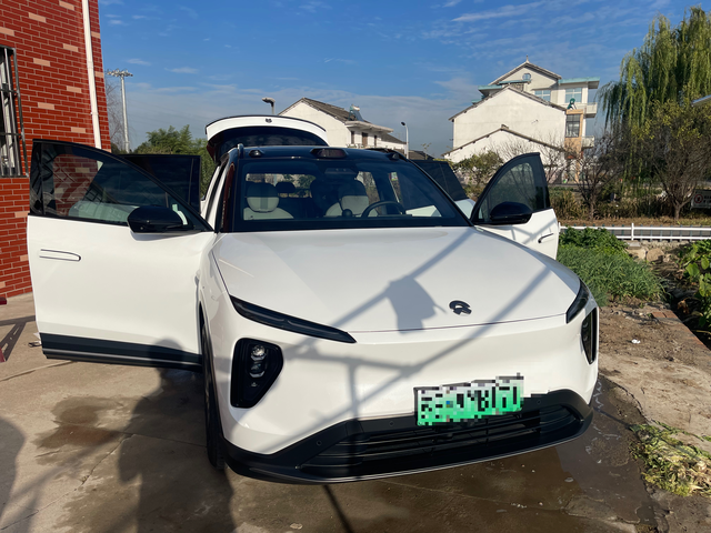 全新es6实际使用及能耗分享我算是全新蔚来es6第一批用户，我选择的是75kw