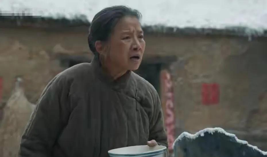 追剧《生万物》，大家的注意力都是在倪大红扮演的“渣爹”、林永健扮演的“抠门公公”