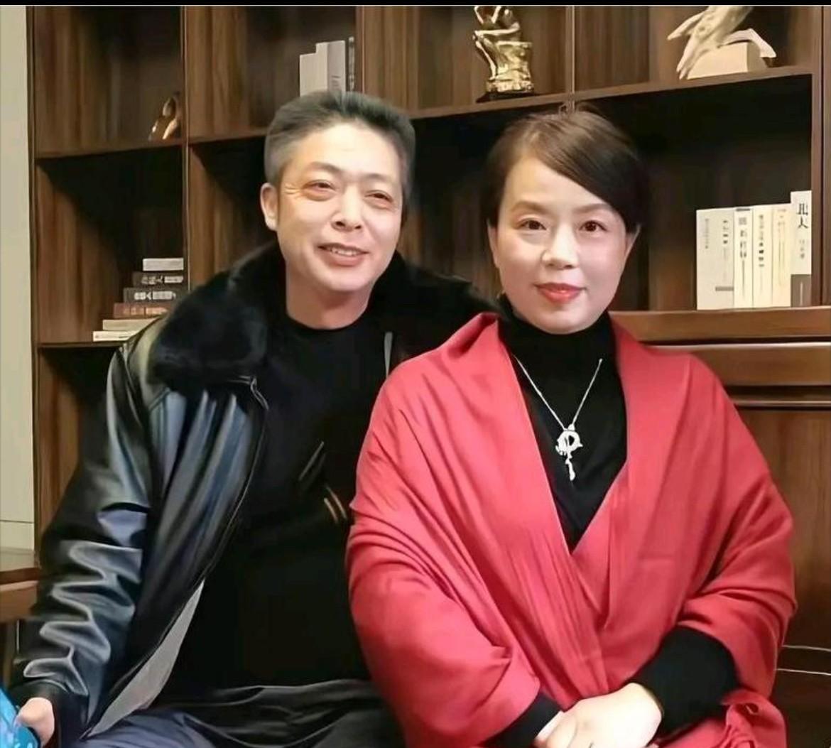 炸锅，炸锅，小熊被帽子叔叔喊去问话了，难怪昨天没直播，不知道是否要拘留？原来是