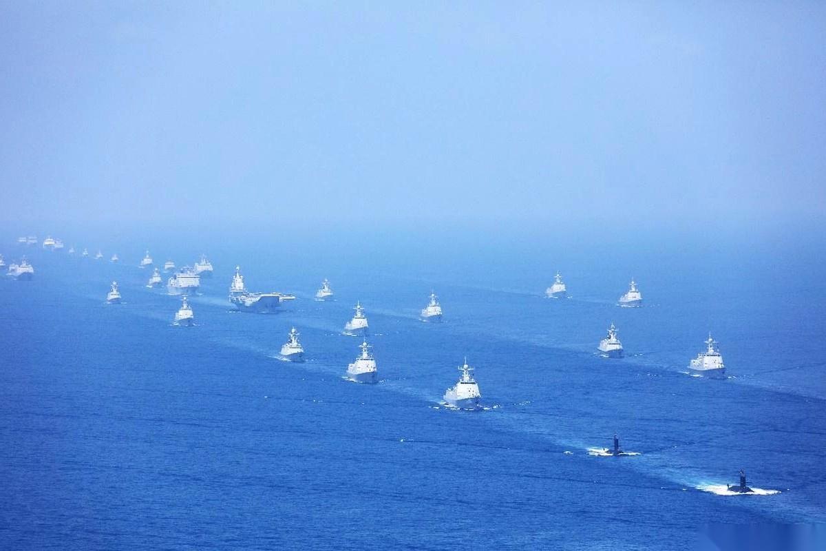 日本海军大将南云宪一郎，把俄乌战场当成了一面镜子。镜子里，他看到了两种死法。