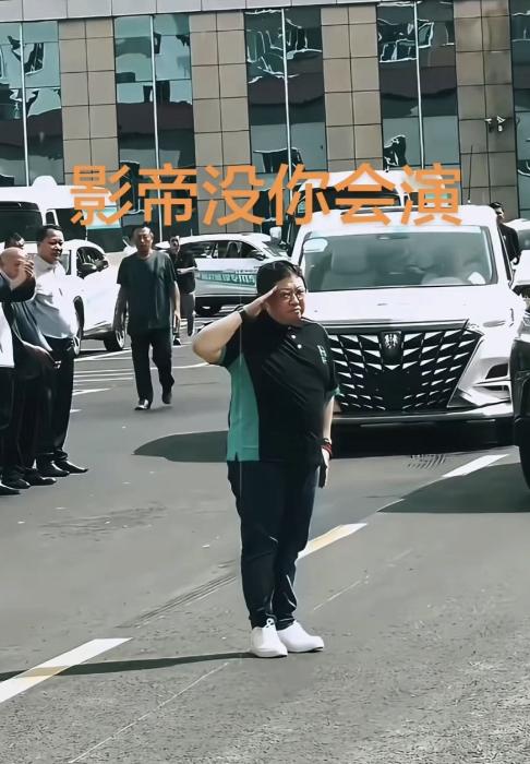 韩红早年的视频曝光，她说最痛恨那些明星开着跑车在夜场炫耀，明星赚钱那么容易，就应