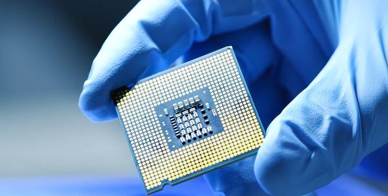 芯片行业惊现内鬼，核心技术遭外泄流向日本日本在芯片领域态度越发强硬，背后离