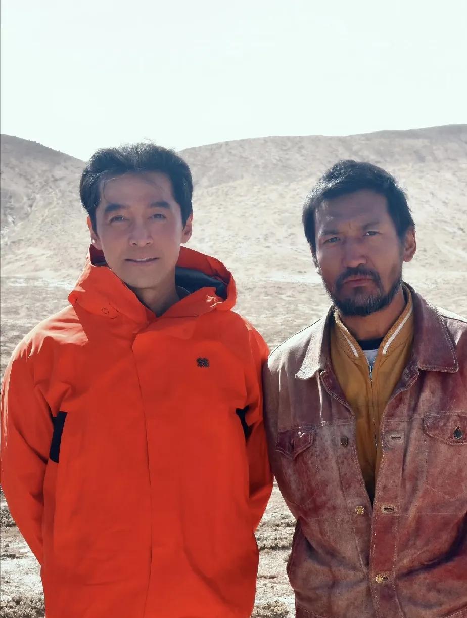 胡歌，太让人害怕了，无论演什么角色，很快就能变成什么样的人，这肤色气质和当地