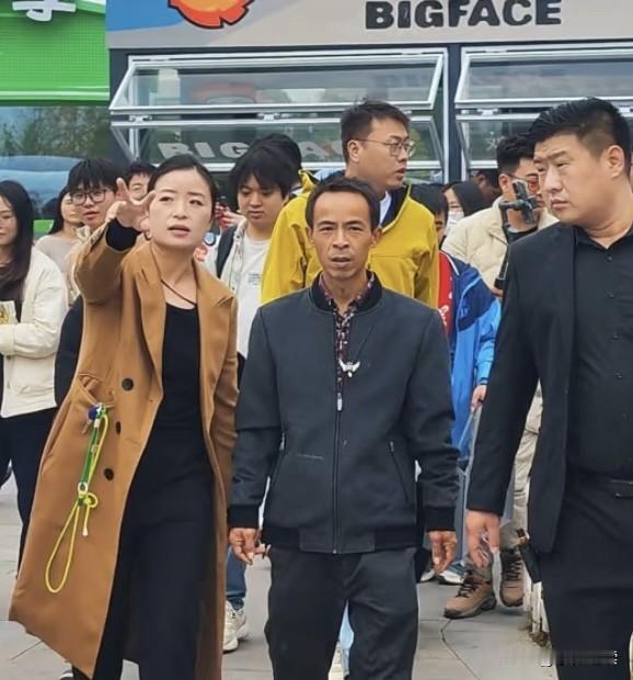 鸡排哥真的要发达了，看这阵势，过不了多久，他的小目标就是一个亿了吧？