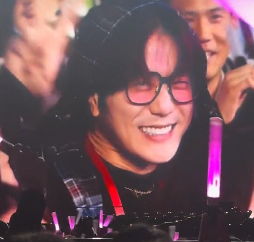 陆虎出现在张韶涵西宁演唱会，又来接嘘嘘下班啦，最近虎子玩得好开心啊，刚看完王源大