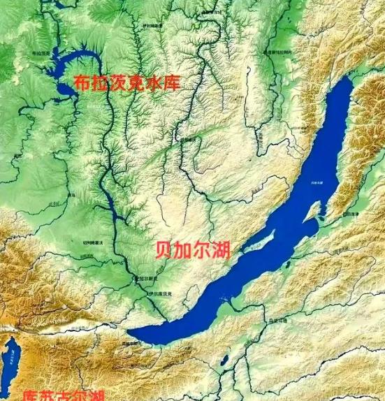 贝加尔湖的水量有多大？把它平摊到960万平方公里的国土上，平均水深大约2.4米，