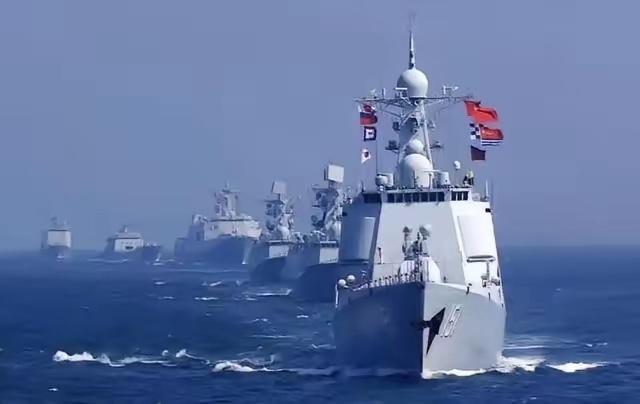 小泉现在很痛苦，因为是他代表日本签署了南海仲裁10周年联合声明，这等于他们认为太