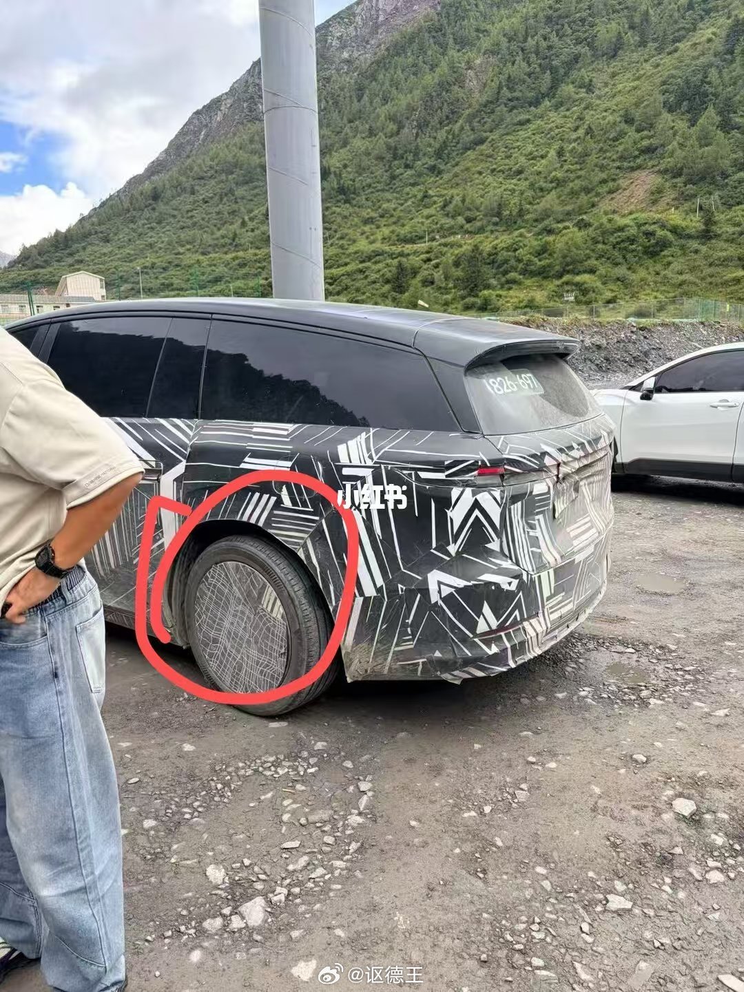 i9后轮转向效果如图所示理想i9