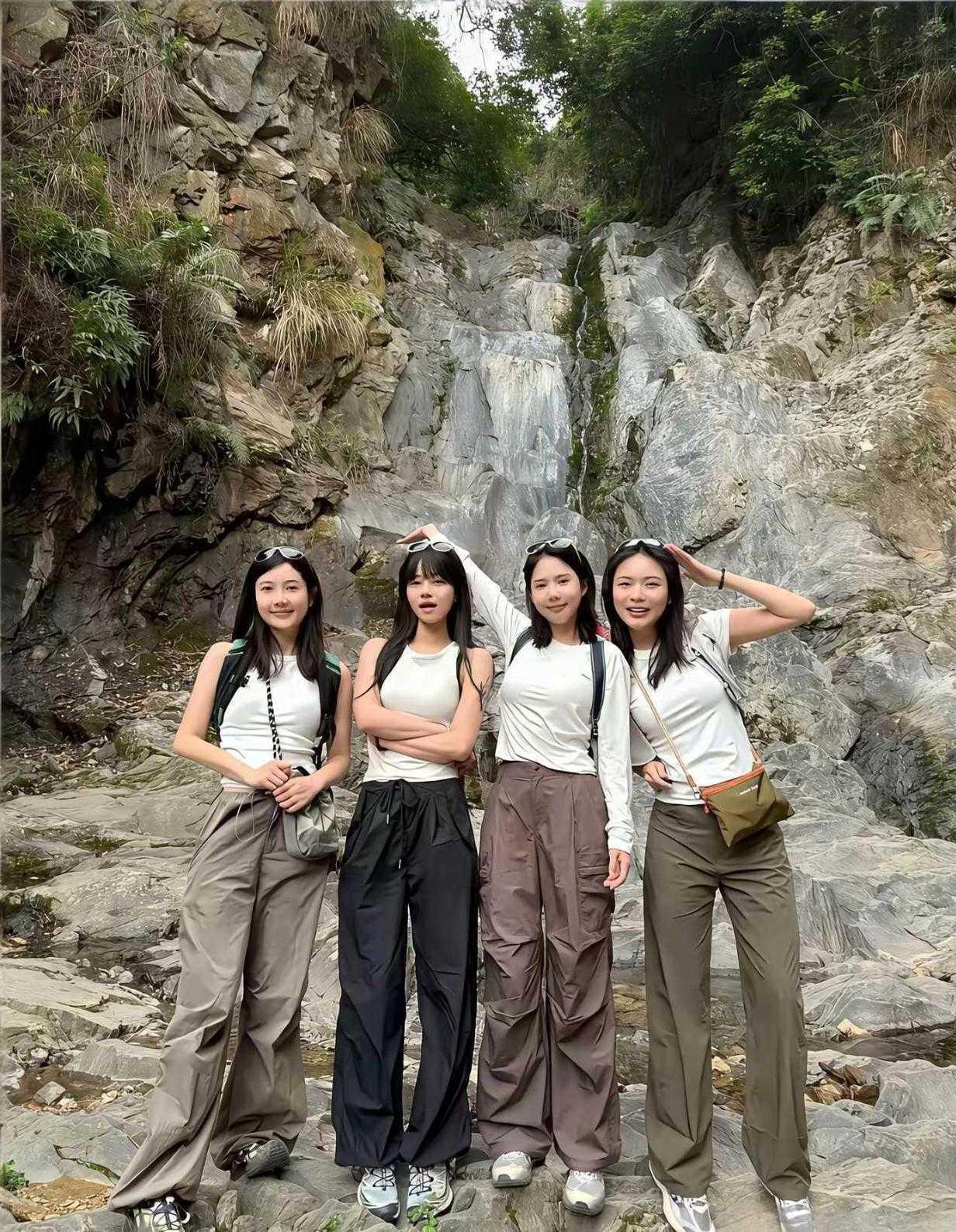 黑裤子的女生最漂亮，不接受反驳！